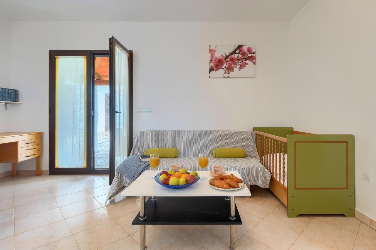 Apartmani Martina 波雷奇 外观 照片