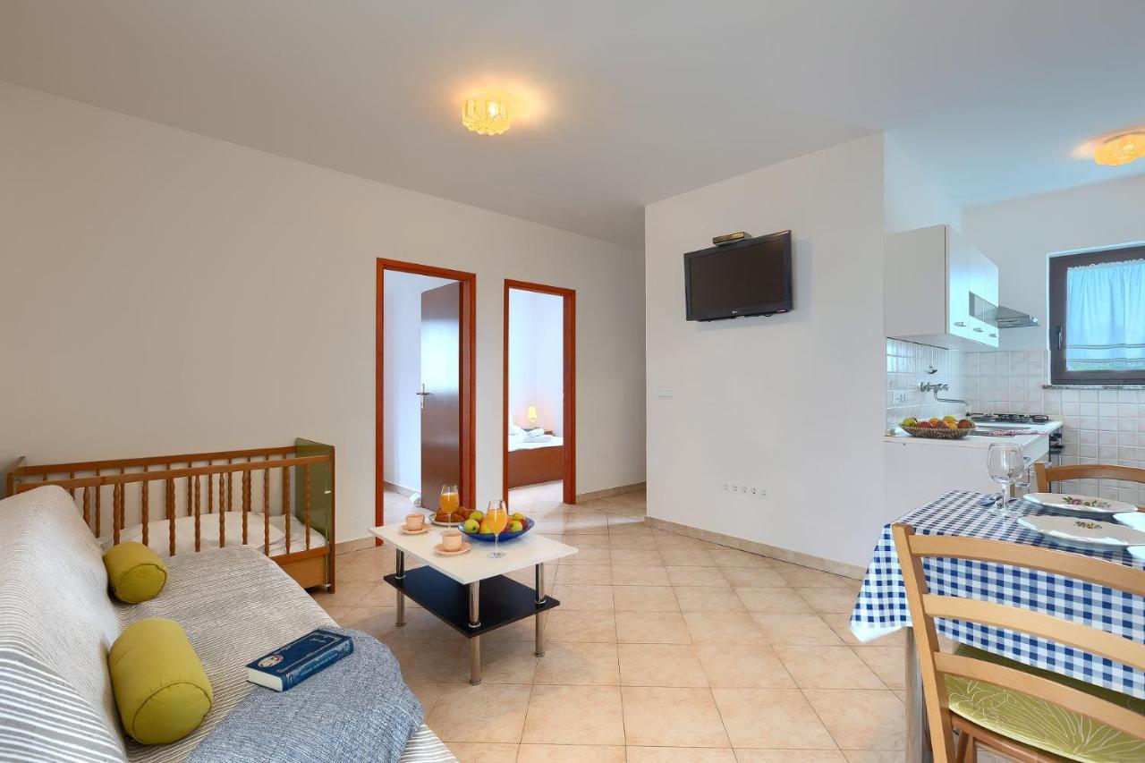 Apartmani Martina 波雷奇 外观 照片