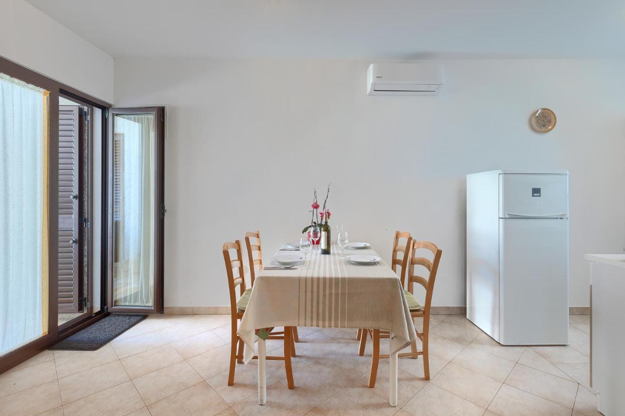Apartmani Martina 波雷奇 外观 照片