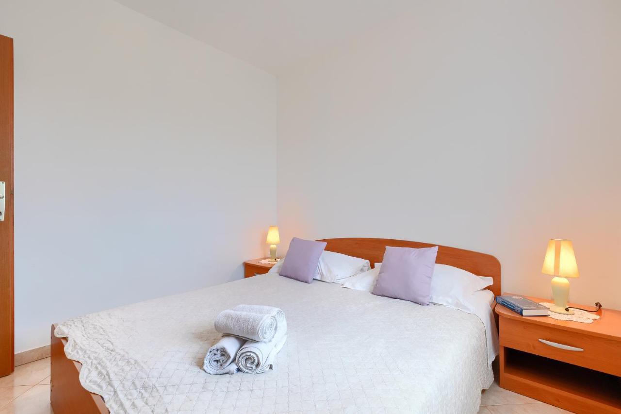 Apartmani Martina 波雷奇 外观 照片