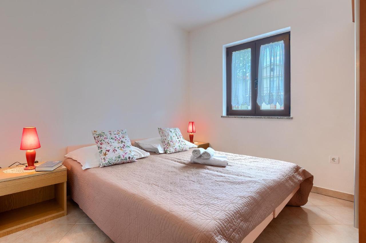 Apartmani Martina 波雷奇 外观 照片
