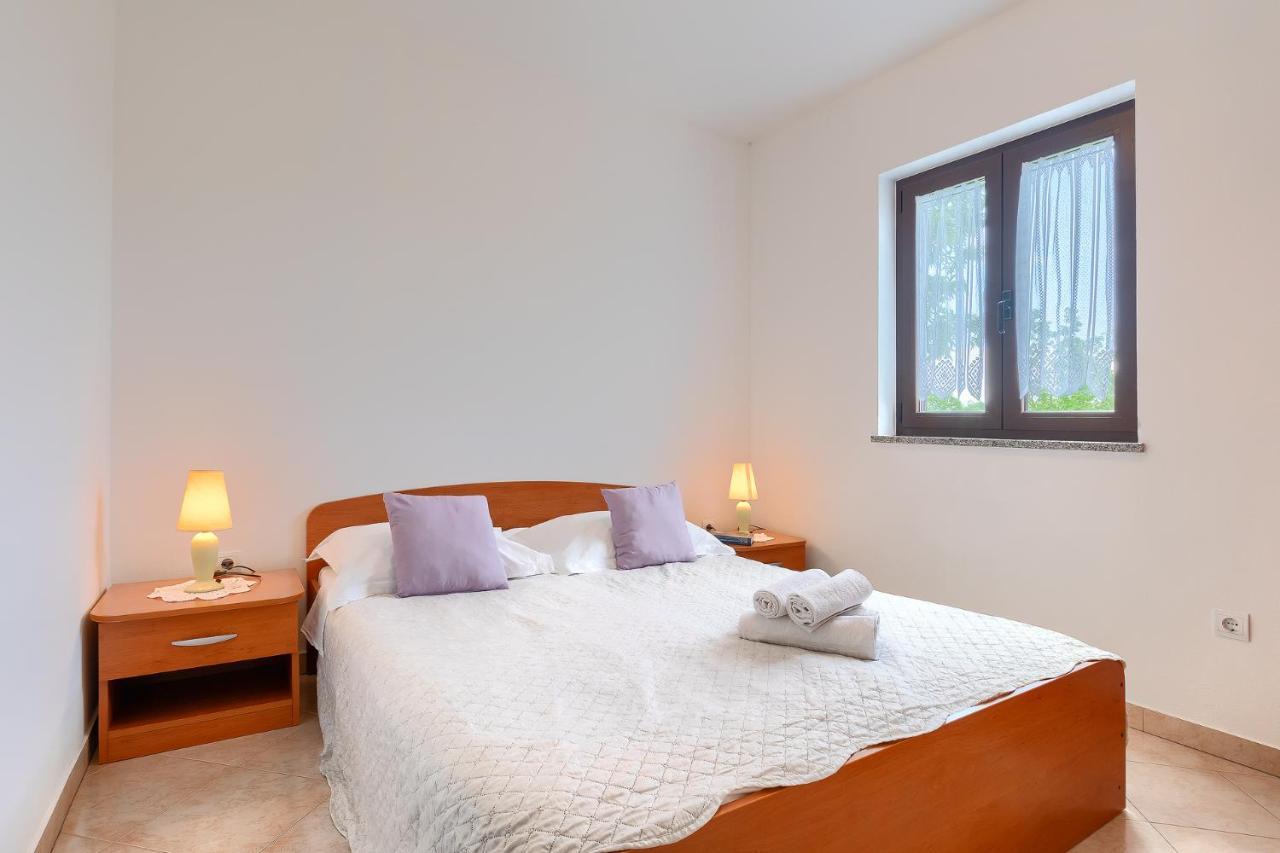 Apartmani Martina 波雷奇 外观 照片