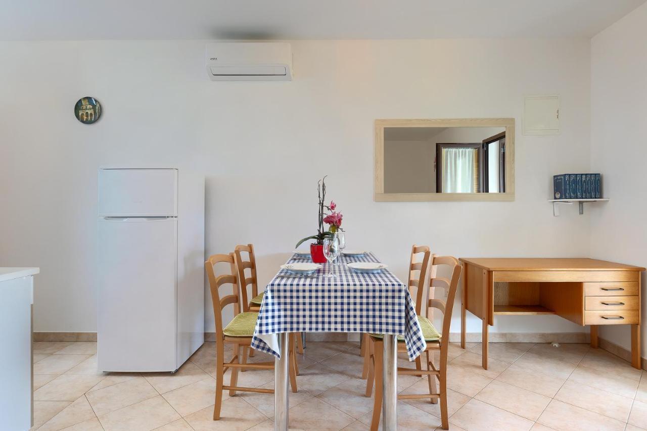 Apartmani Martina 波雷奇 外观 照片
