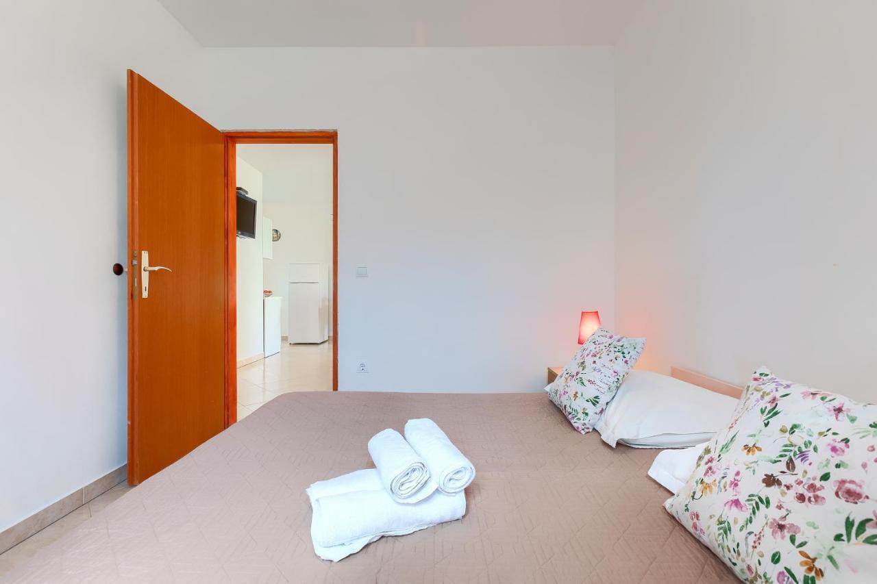 Apartmani Martina 波雷奇 外观 照片